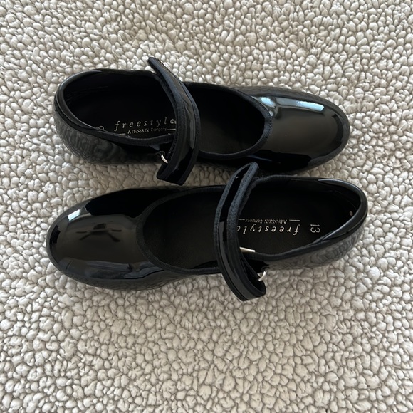 Girls Freestyle Tap Shoes | Size 13 - Picture 3 of 6